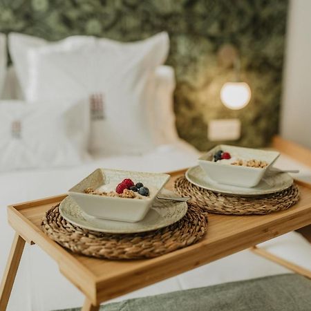 לינה וארוחת בוקר טראסה Petit Luxe Volta מראה חיצוני תמונה